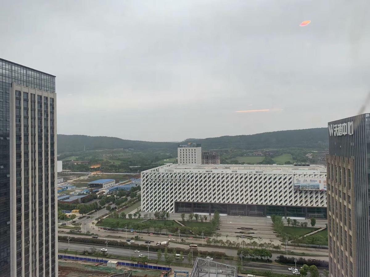 Metropolo Jinjiang Wuhan Optics Valley Science And Technology Exhibition Center Esterno foto